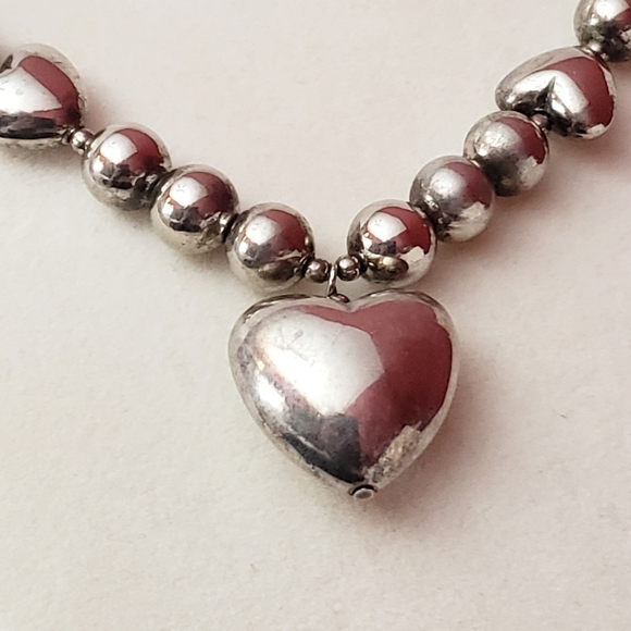 Beautiful Korean Shiny Silver Puffy 'Hearts Galore' & Round Balls Necklace - Picture 5 of 8